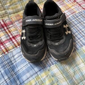 Under Armour Kids Velcro Sneakers